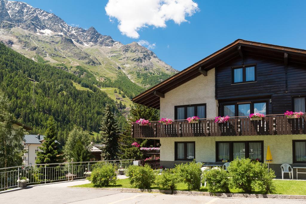 Apartments Orphelja Saas-Grund Esterno foto